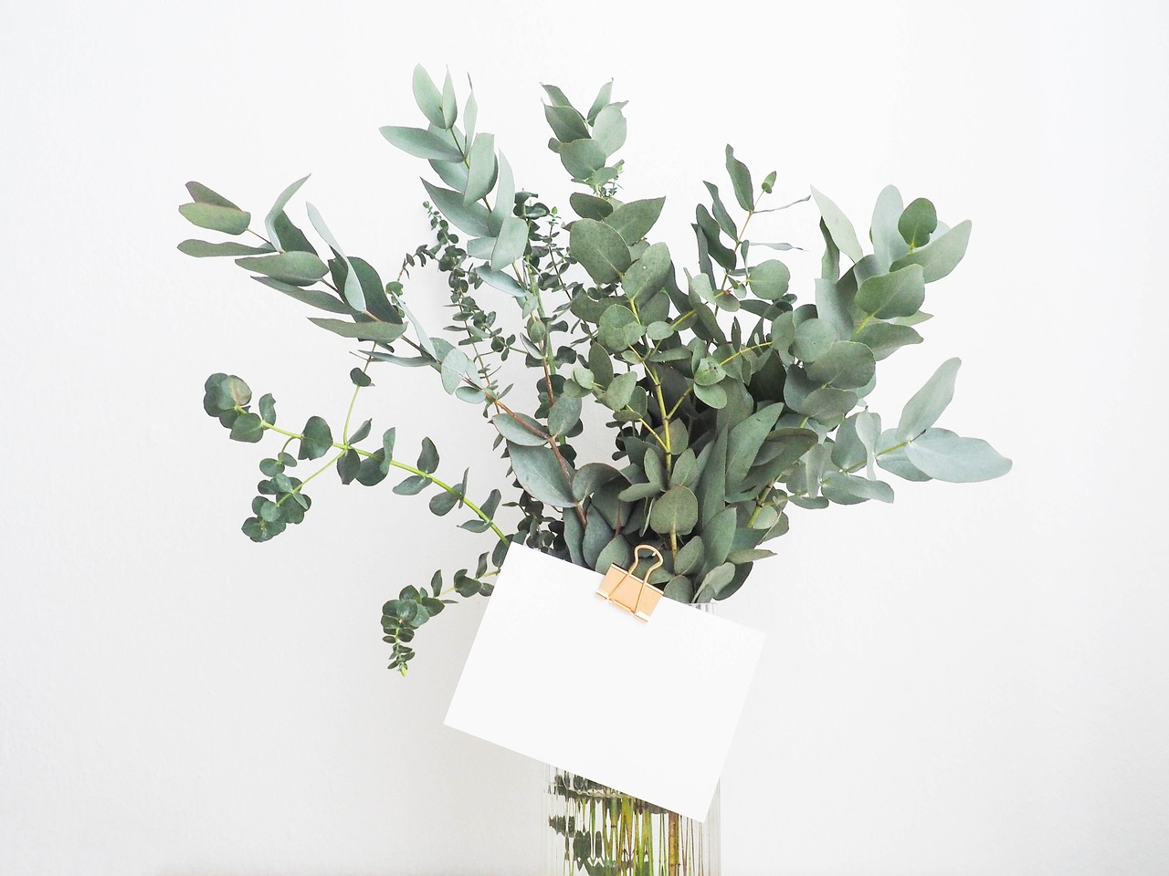 Beautiful DIY Vases to Adorn Your Space